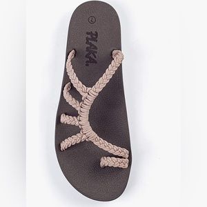 NWOT PLAKA Flip Flops with arch support Size 11